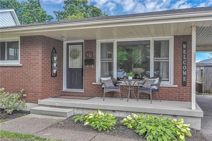 Photo de la propriété: 21 Burdock Boulevard ON N3R 6B5