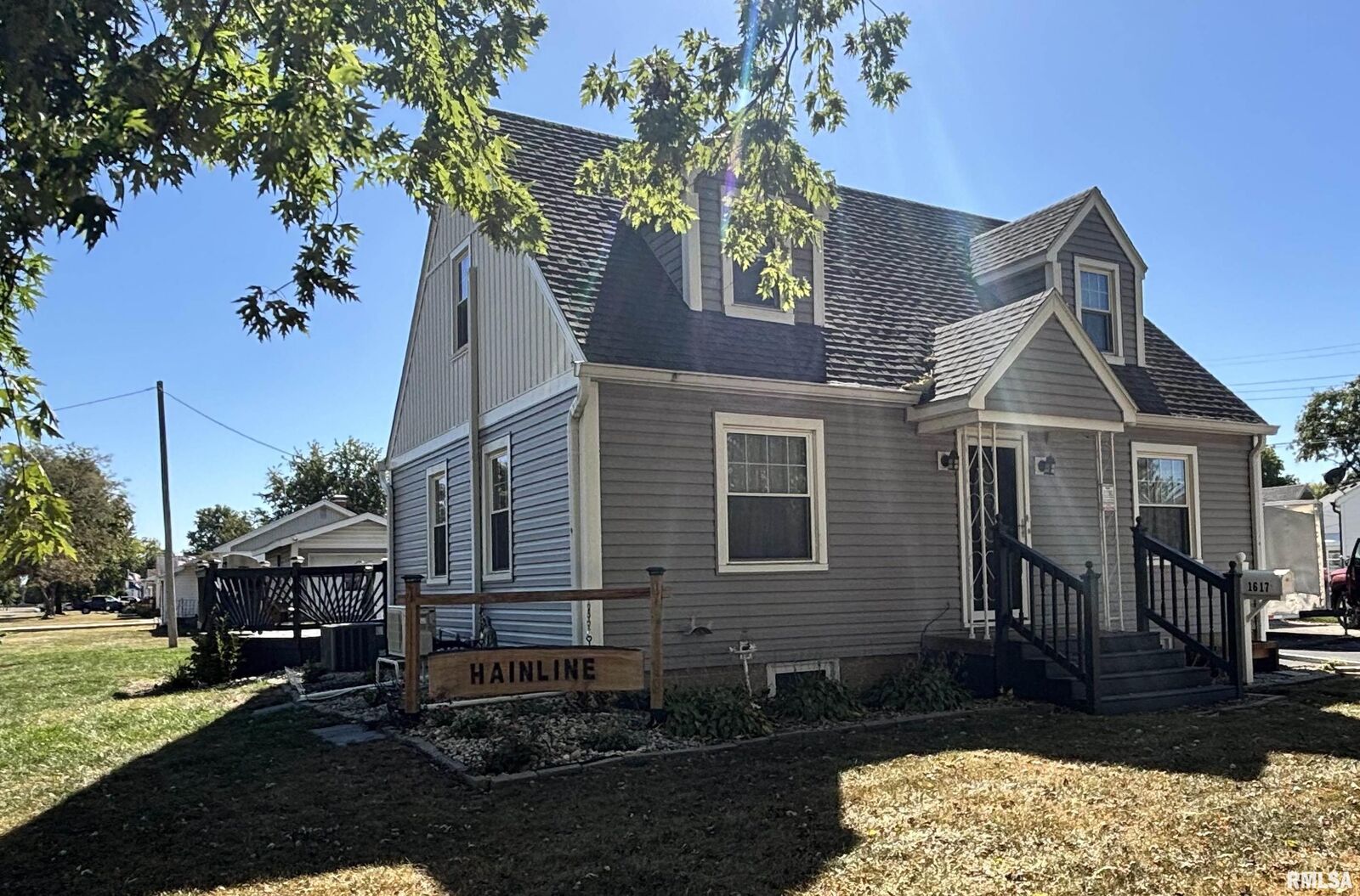 Property Photo: 1617 Indiana Drive IL 61401