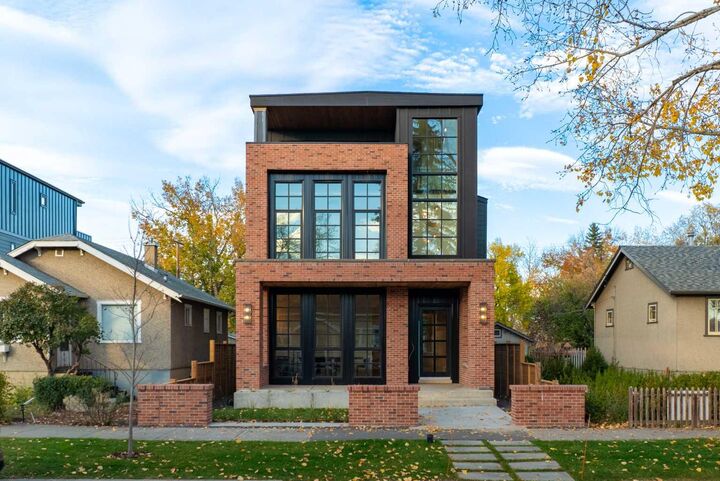 Property Photo:  1222 8 Avenue SE  AB T2G 0M7 