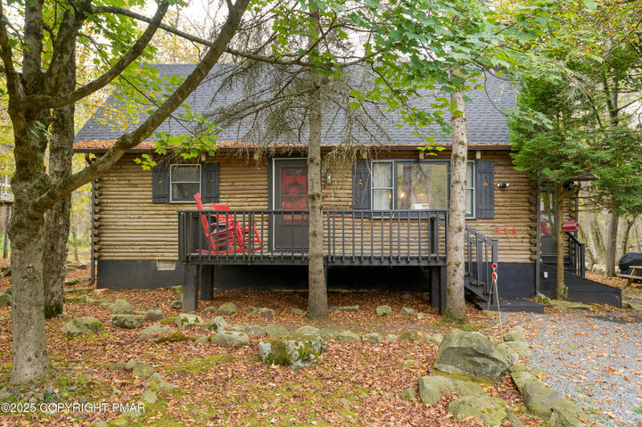 Property Photo: 9066 Idlewild Drive PA 18466