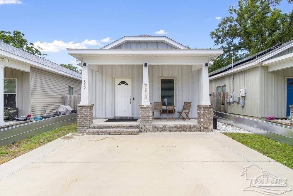 Property Photo: 2010 W Gregory St FL 32502