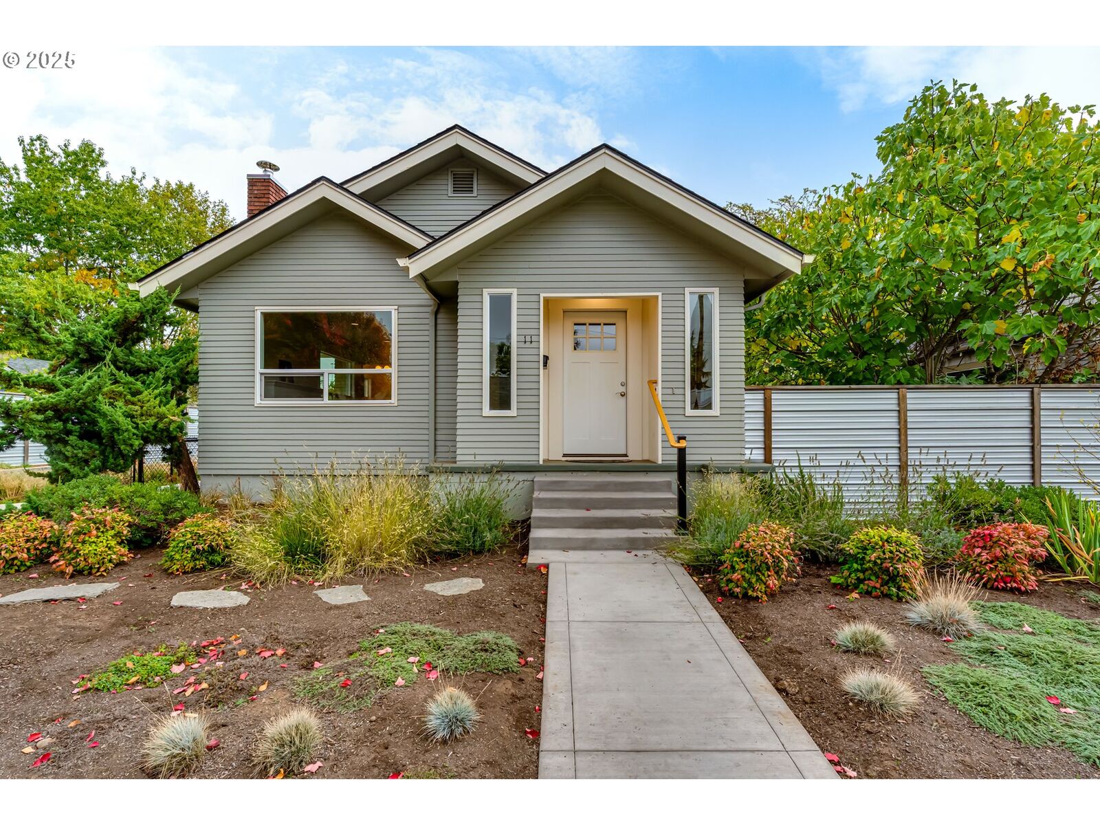 Property Photo: 11 Monroe St OR 97402