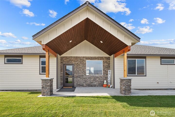 Property Photo:  19  Good Tern Lane  WA 98828