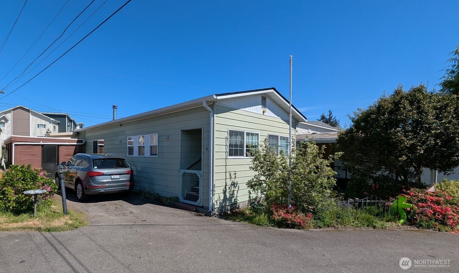 Property Photo:  18501  52nd Avenue W 6  WA 98037 