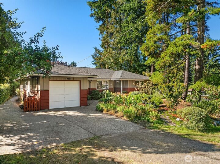 Property Photo: 561 N 166th Street WA 98133