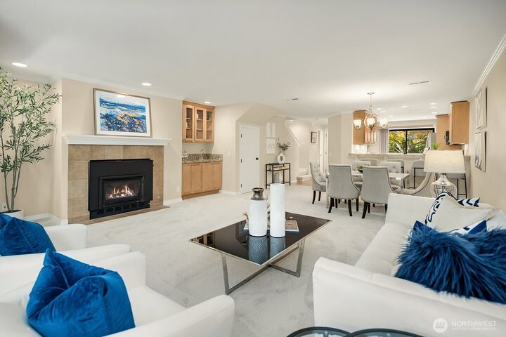 Property Photo: 6121 NE 175th Street C203 WA 98028