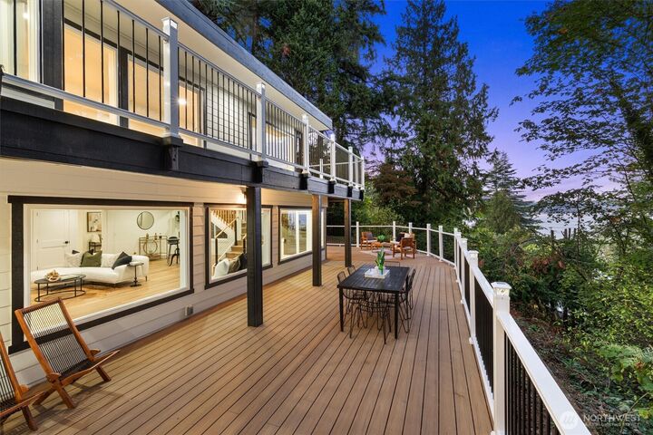 Property Photo: 14538 38th Avenue NE WA 98155