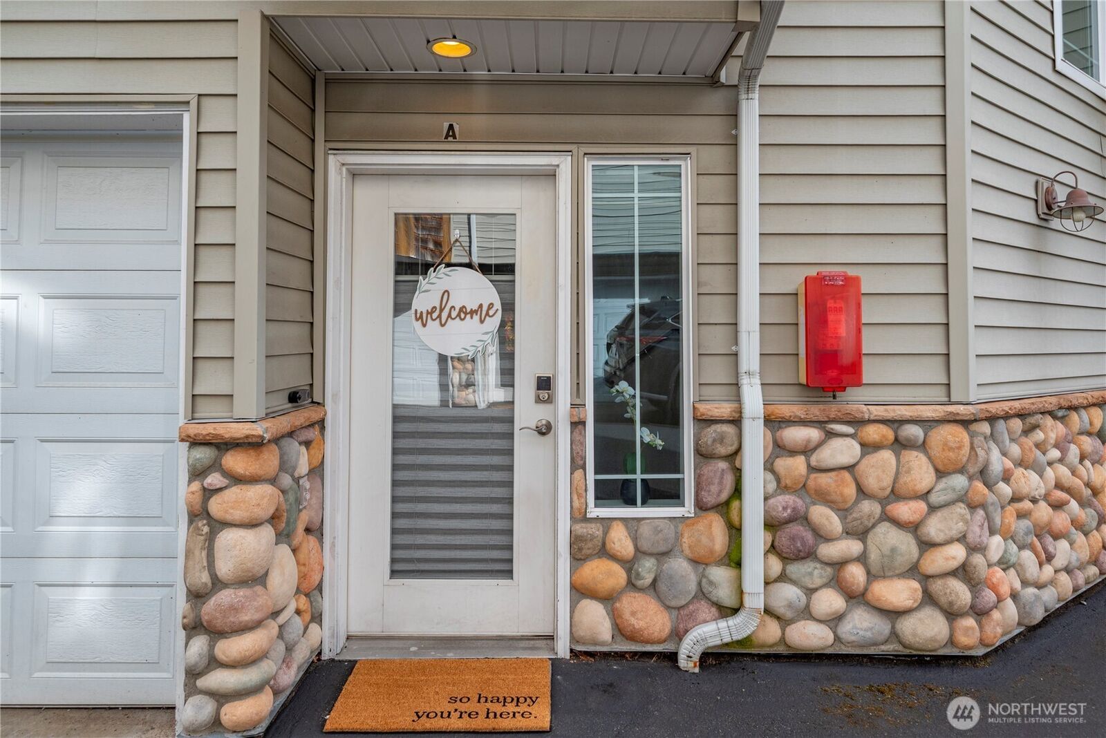 Property Photo:  5731  186th Place SW A  WA 98037 