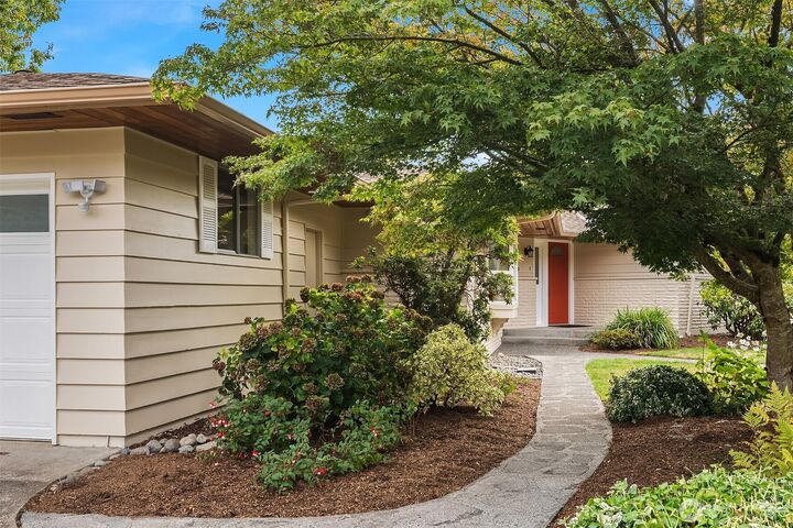 Property Photo: 10034 41st Avenue NE WA 98125