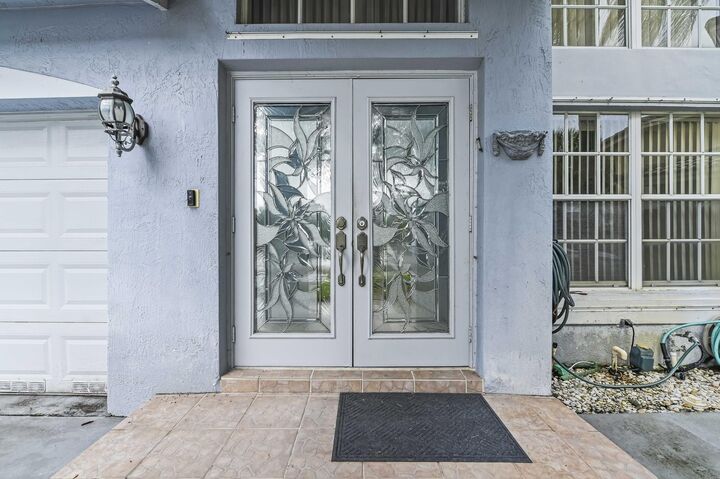 Property Photo:  375 SW 205th Avenue  FL 33029 