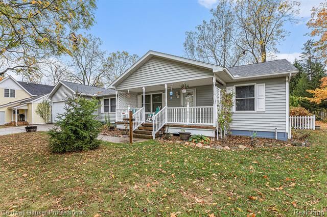 Property Photo:  33 Union Street  MI 48446 