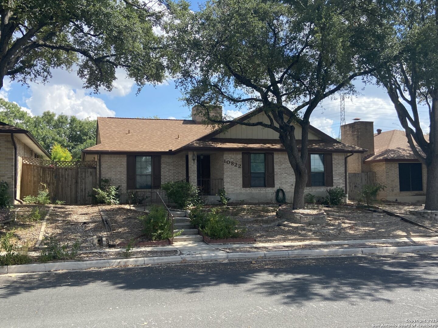 Property Photo:  10822 Royal Blf  TX 78239 