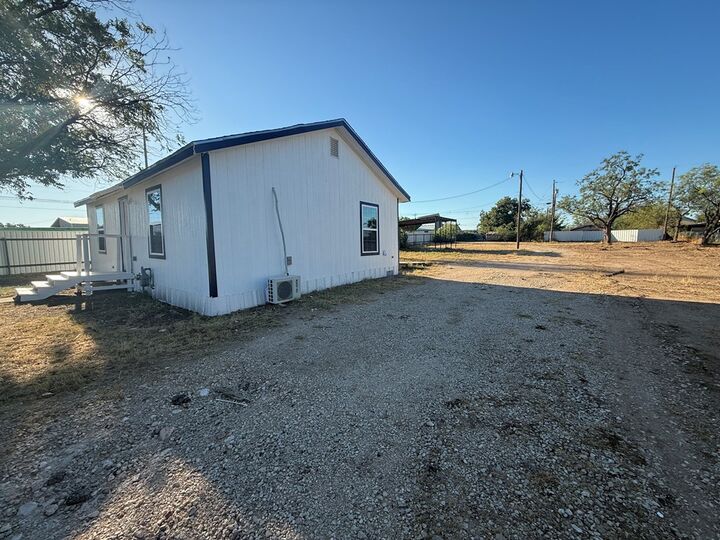 Property Photo: 1517 Culberson St TX 76903