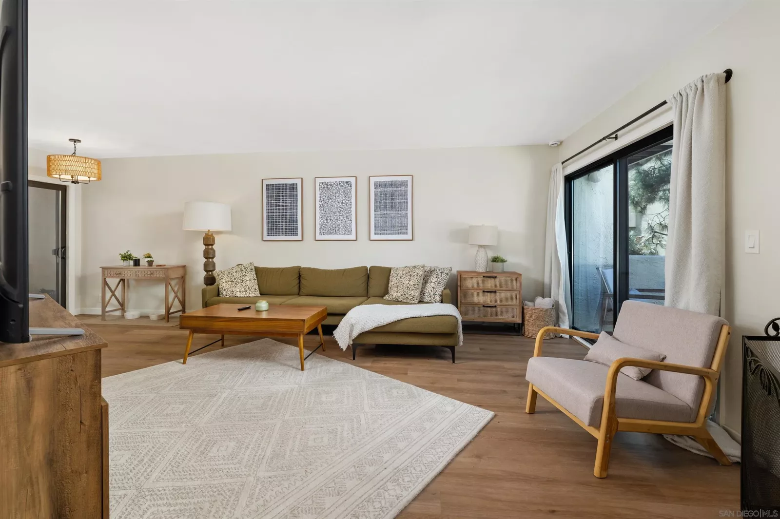Property Photo: 2274 Caminito Pescado 37 CA 92107