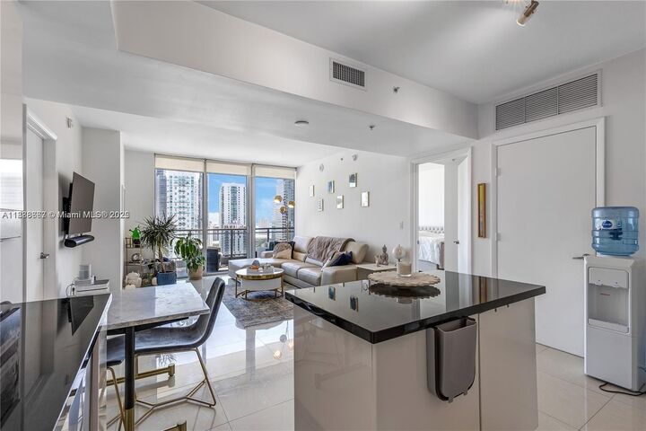 Property Photo:  92 SW 3rd St 3012  FL 33130 