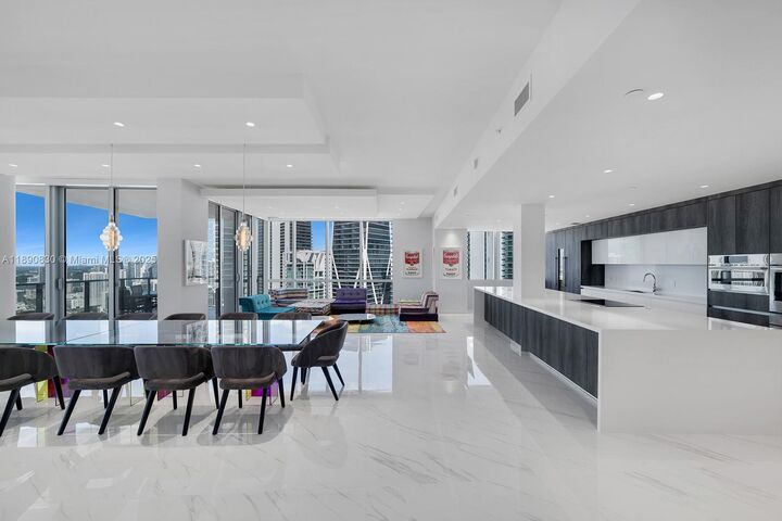 Property Photo:  851 NE 1st Ave 4401/4402  FL 33132 