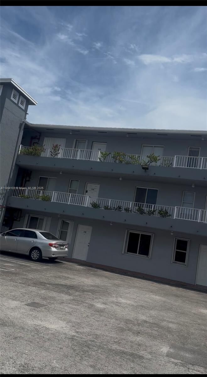 Property Photo: 1852 SW 7th St 109 FL 33135