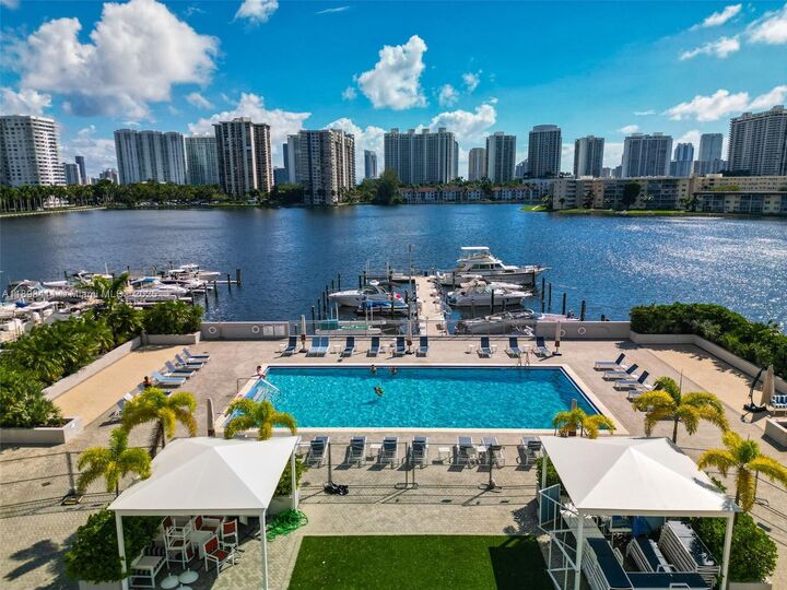 Property Photo: 18011 Biscayne Blvd 902 FL 33160