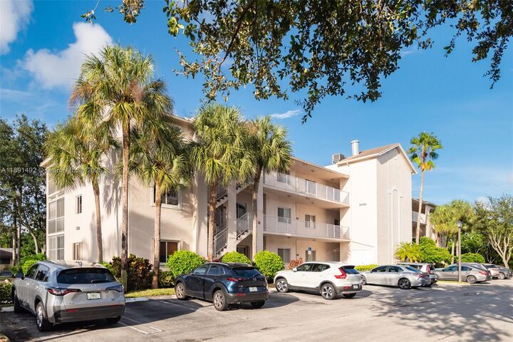 Property Photo: 5016 Rose Hill Dr 2303 FL 33437
