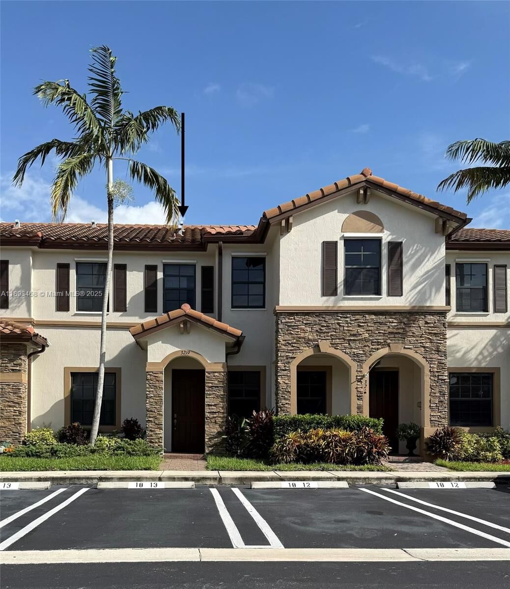 Property Photo: 3219 SE 5th Ct - FL 33033