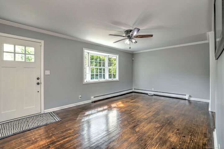 Property Photo: 320 Islandview Road CT 06614