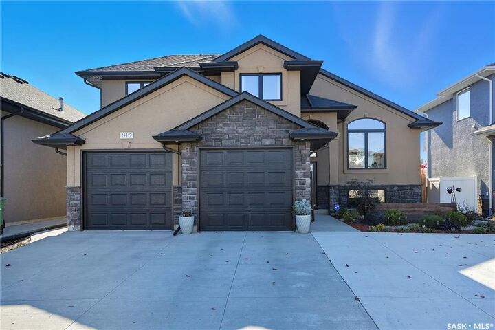 815 Ledingham Crescent  Saskatoon SK S7V 0B7 photo