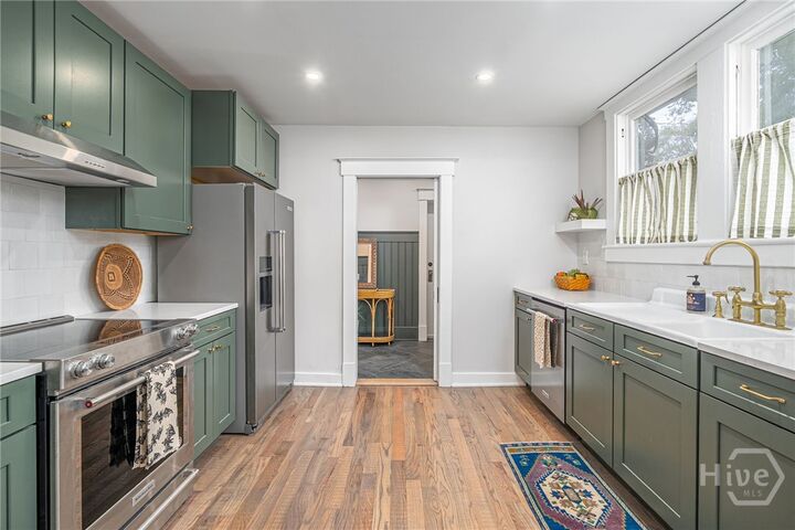 Property Photo: 629 E 48th Street GA 31405