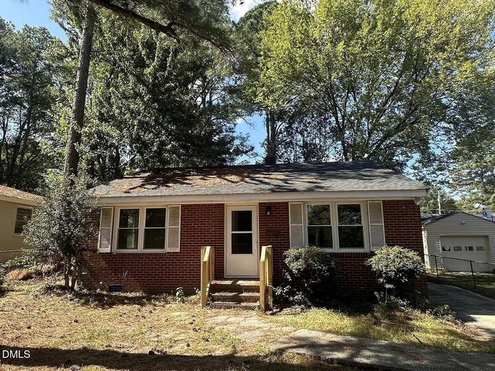 Property Photo: 902 Meadow Street S NC 27893