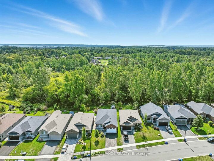 82 Royal Gala Drive  Brighton ON K0K 1H0 photo
