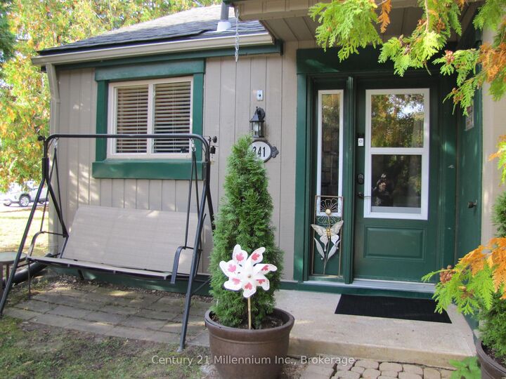 Property Photo: 11 Harbour Street W 341 ON L9Y 5B4