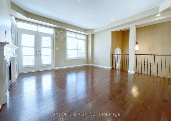 Photo de la propriété: 86 Chapman Court ON L4G 0E2