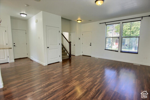 Property Photo: 1587 W Kinloch Way UT 84119