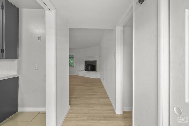 Property Photo: 2020 Sandy Lane CA 93306