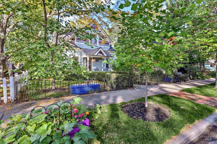Property Photo: 1513 N 8th ID 83702