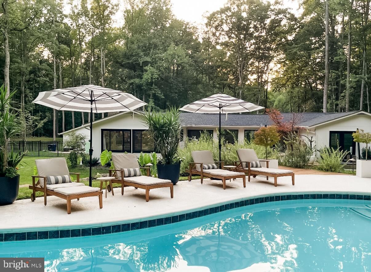 Property Photo:  7511 Willowbrook Road  VA 22039 