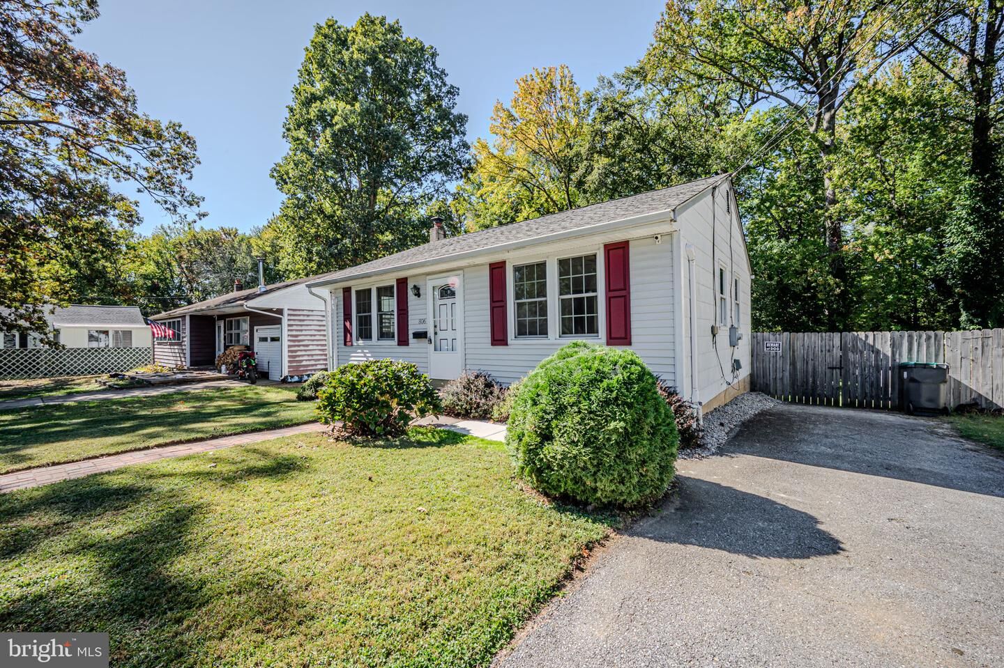 Property Photo: 806 Woodland Avenue DE 19808