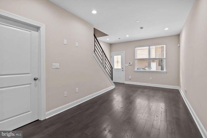 Property Photo: 2113 Reed St PA 19146