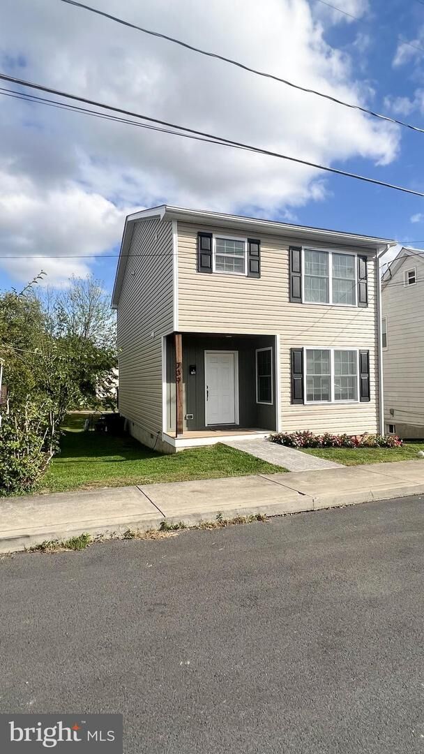 Property Photo: 709 Albert Street WV 25404