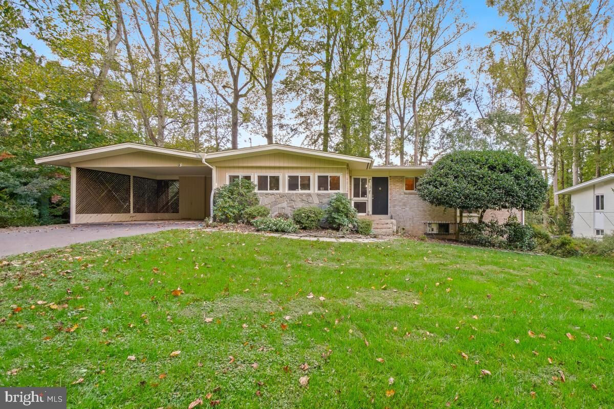 Property Photo: 9012 Honeybee Lane MD 20817