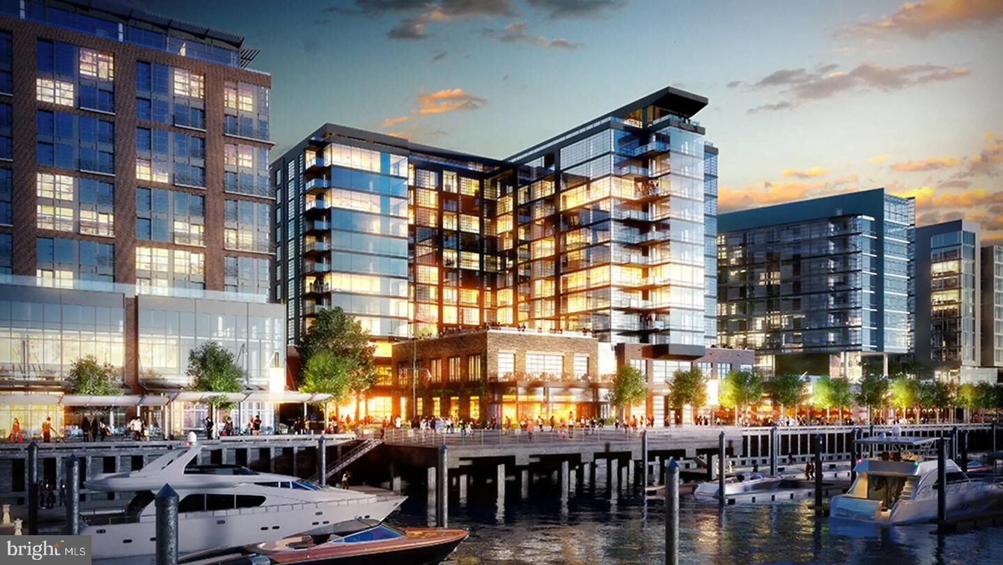 Property Photo:  45 Sutton Square SW Ph02  DC 20024 