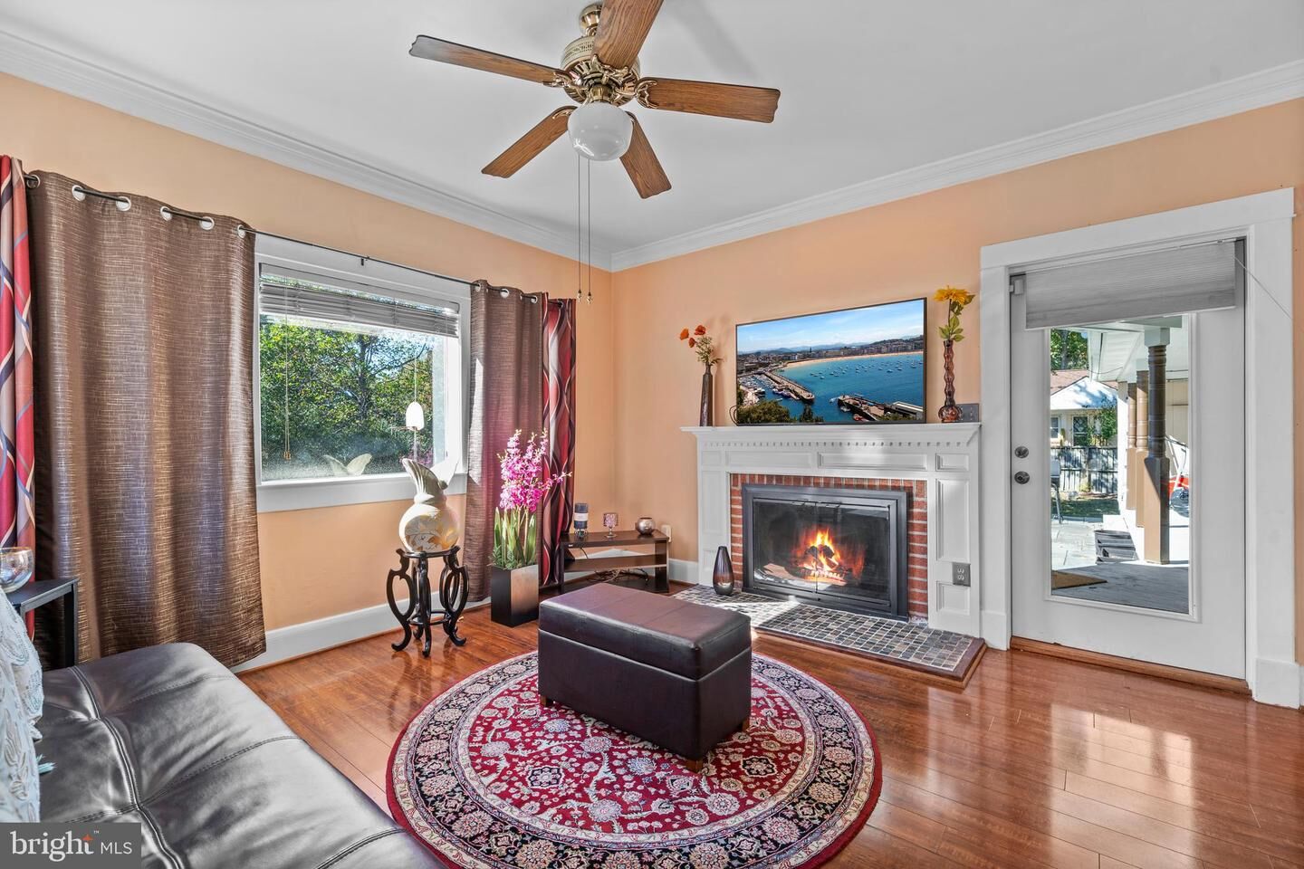 Property Photo:  803 Washington Avenue  MD 20646 