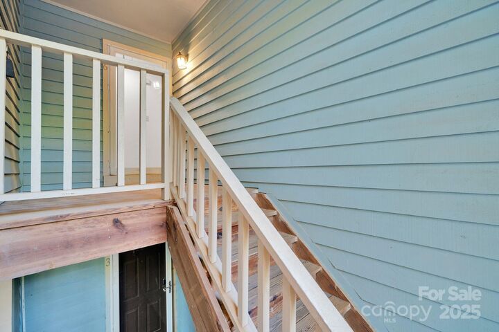 Property Photo: 3300 Selwyn Farms Lane NC 28209