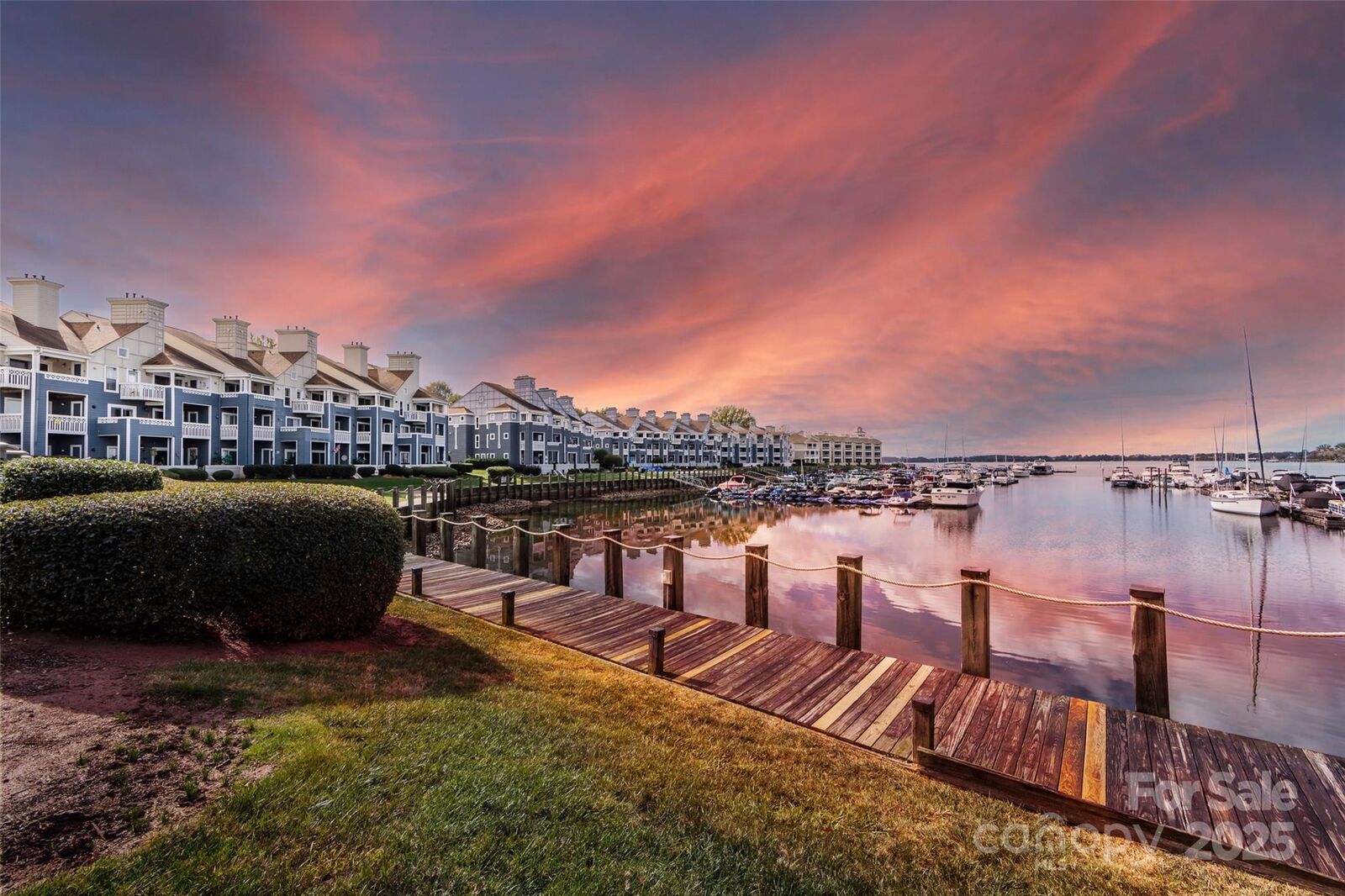 Property Photo:  18861 Vineyard Point Lane  NC 28031