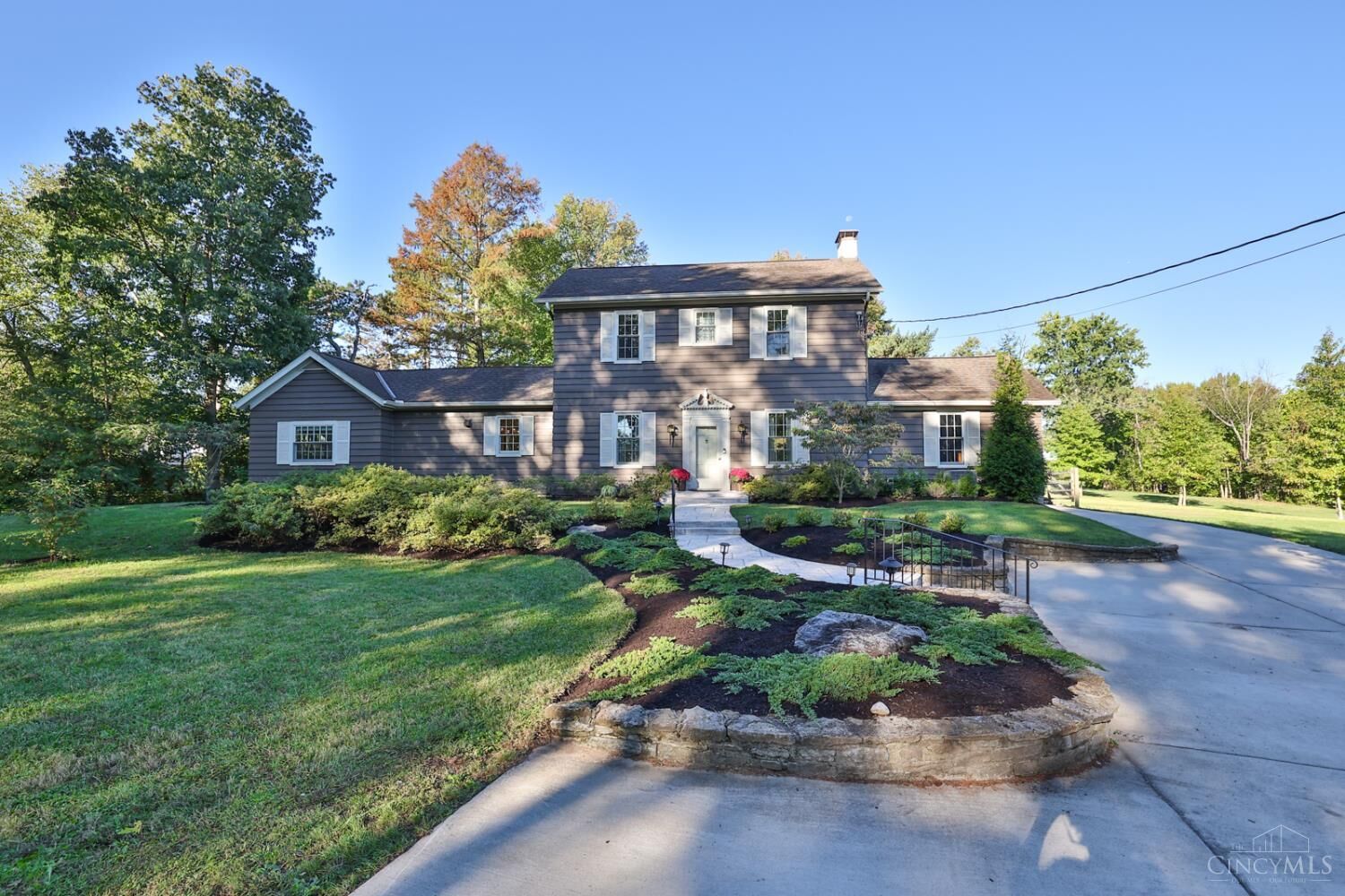 Property Photo:  6887 Kenwood Road  OH 45243 