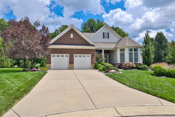Property Photo: 458 Maple Ridge Court OH 45244
