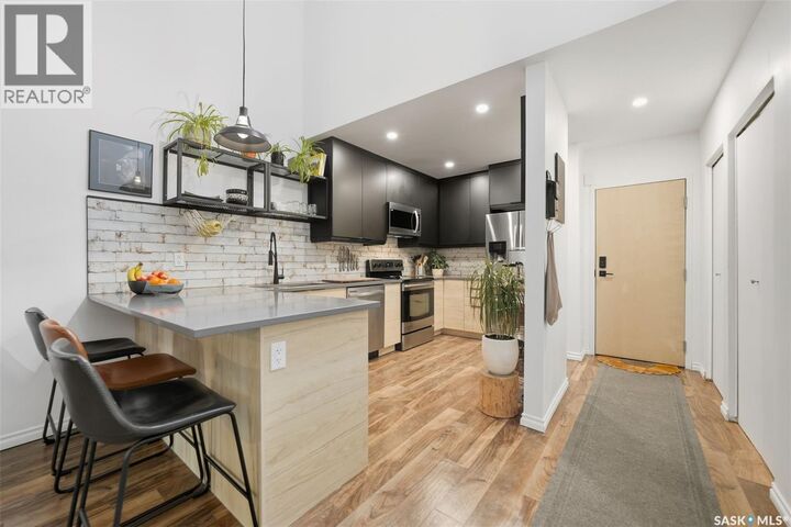Property Photo: 404 431 4th Avenue N SK S7K 2M4