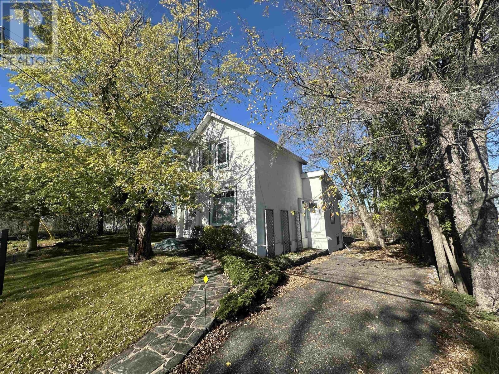Property Photo: 400 Third St S ON P9N 1J1