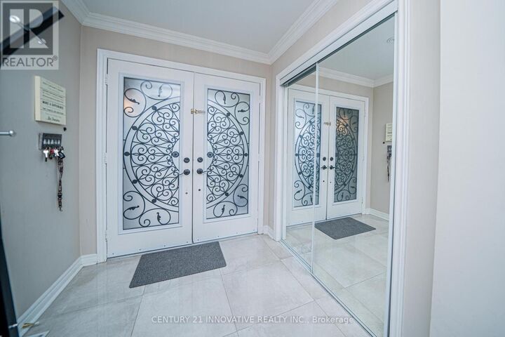 Property Photo: 46 Laura Sabrina Drive Upper ON L4H 1X8