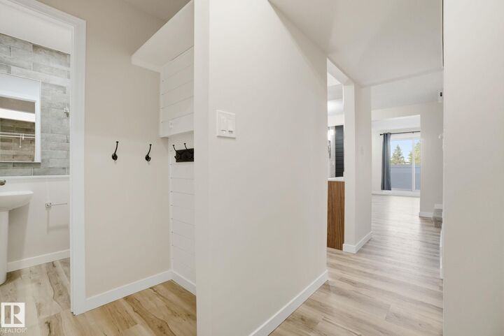 Property Photo: 71 Lancaster Terrace NW AB T5X 5S5