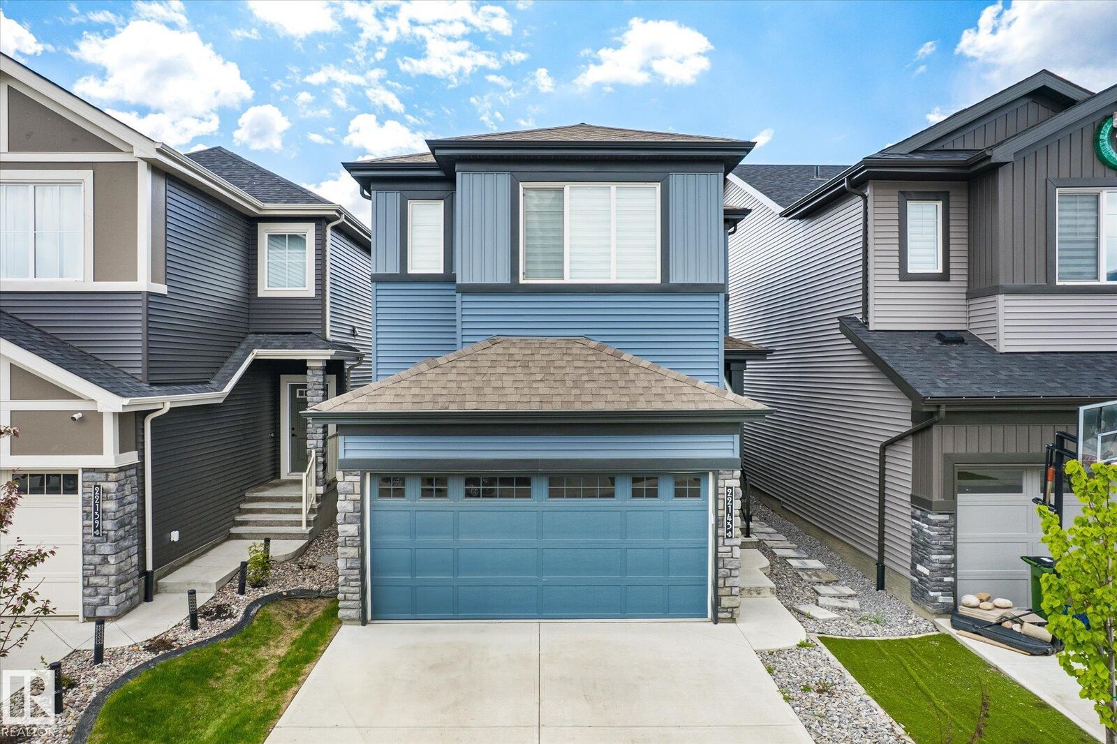 Property Photo:  22143 80 Avenue NW  AB T5T 4S2 